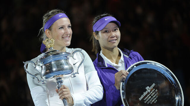 Azarenka yerini korudu