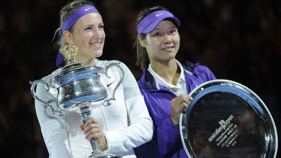 Azarenka yerini korudu