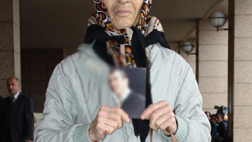 Yaşlı anneden oğluna dava!
