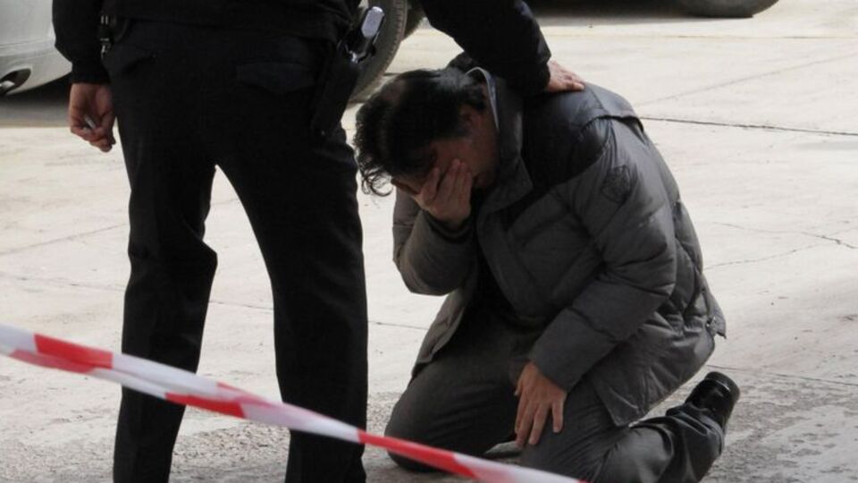 Et doğrama tahtasıyla vahşet