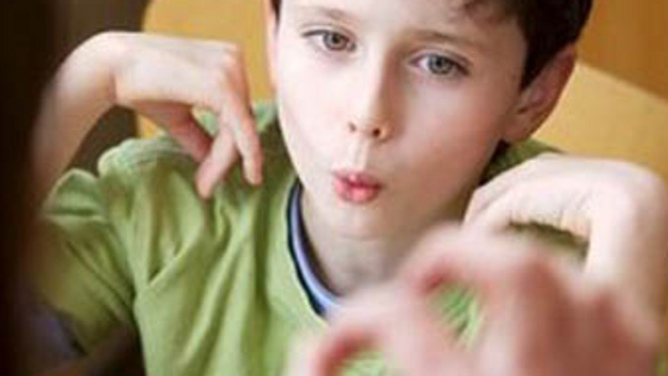 Kekemelik nasıl çözülür?