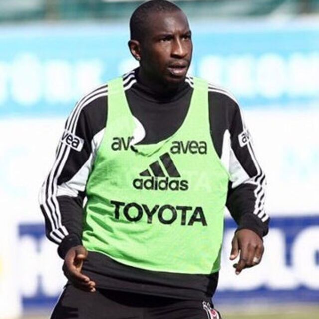 Ve Niang sahada!