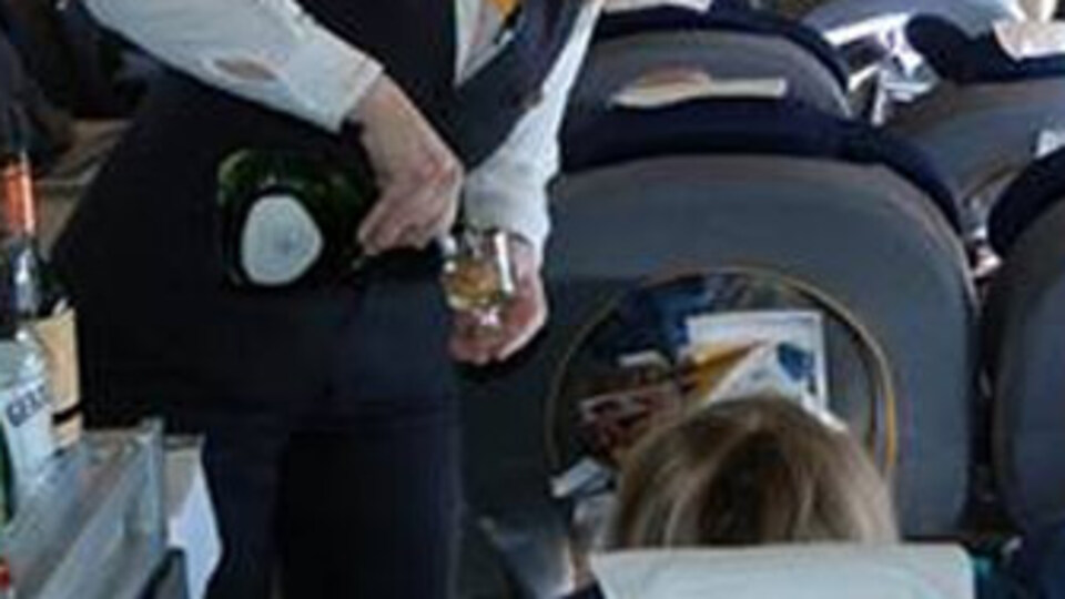 Uçakta alkole yasak geliyor!