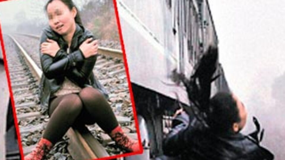 'Sanatsal' poz verirken tren çarptı!