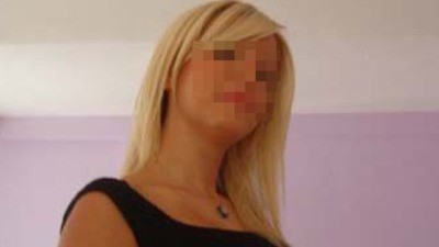 Hem eşiyle yattı hem işten attı