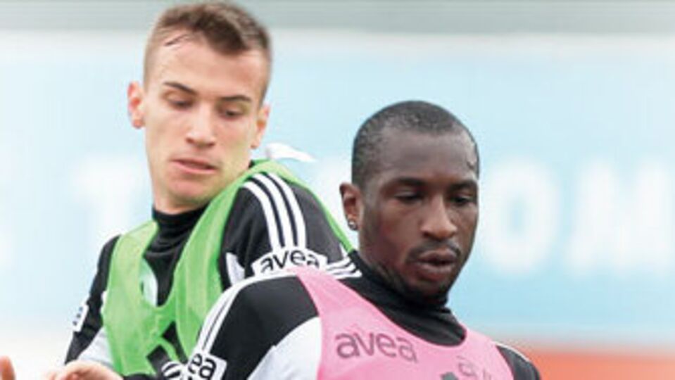 Niang sahne alıyor!