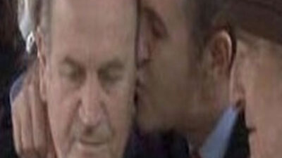 Şaşırtan öpücük!