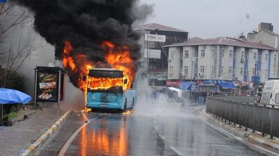 İstanbul'da otobüse saldırı!