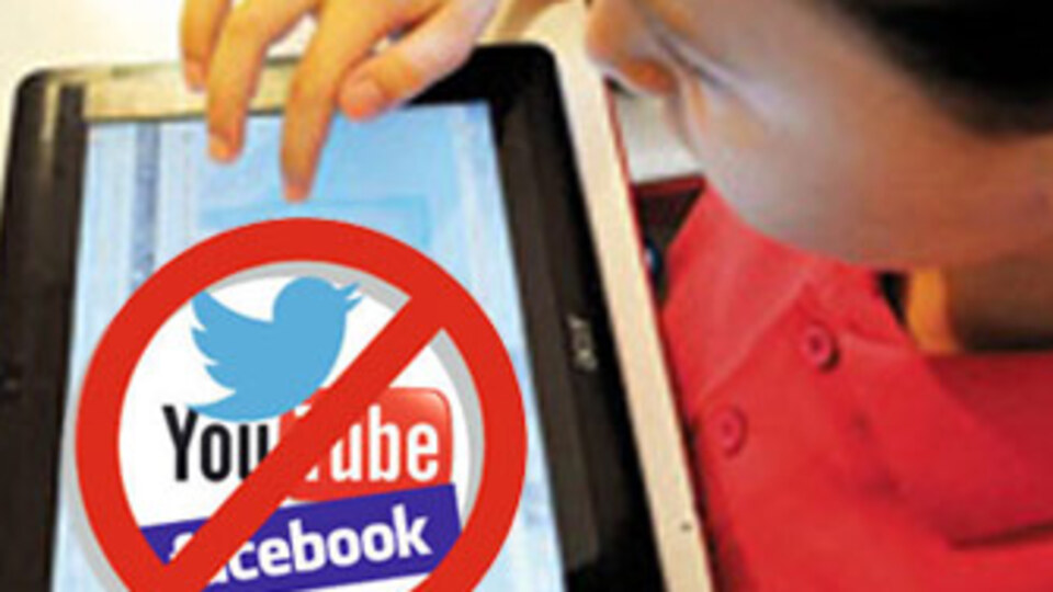 Okulda Youtube, Facebook ve Twitter yasaklanmalı mı?