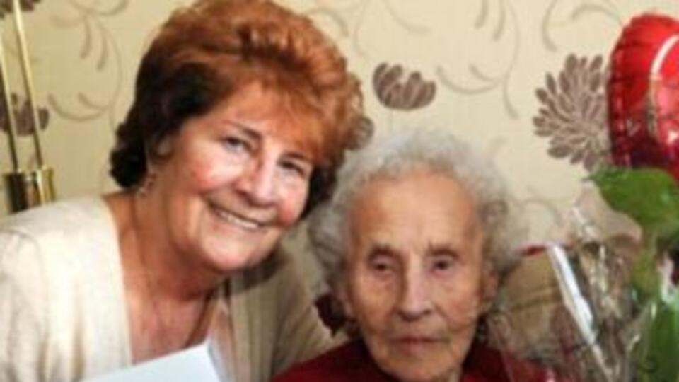 102 yaşında sigarayı bıraktı!