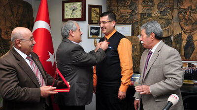 Bulduğu parayı teslim etti