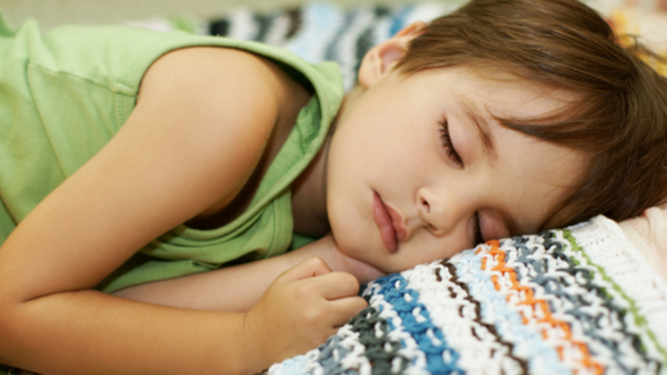 Çocuğun hastalığı uykusunda saklı!