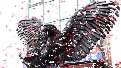 Kartal heykeli açıldı