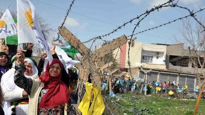 Nusaybin'de kadınlar sınıra yürüdü
