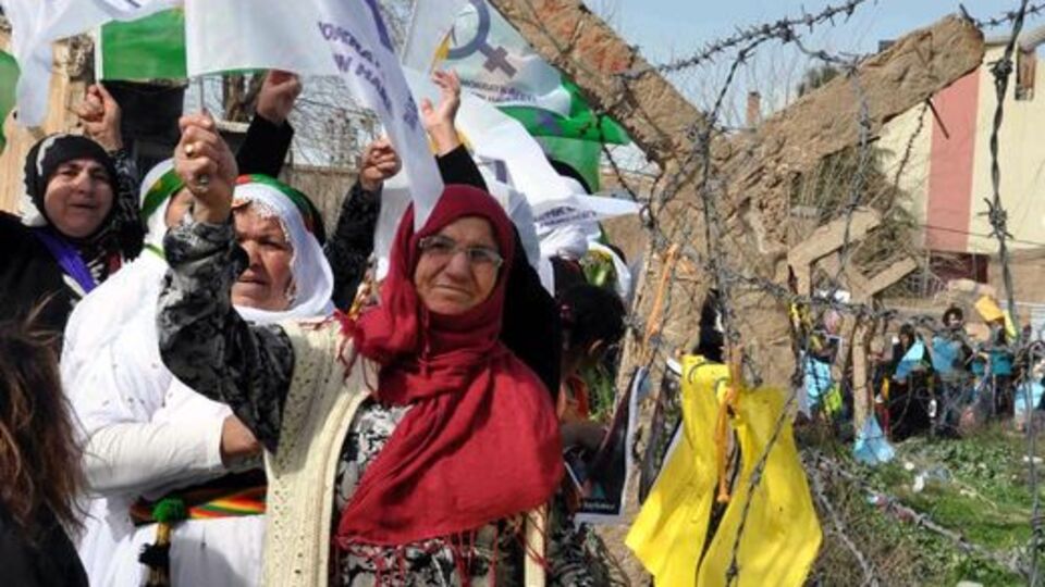 Nusaybin'de kadınlar sınıra yürüdü