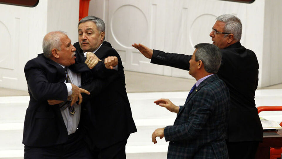 Yumruğa ramak kala!