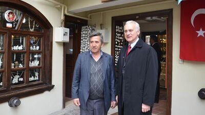 Büyükelçi hat aşığı çıktı