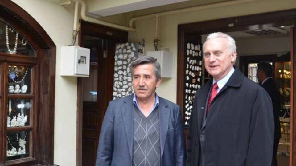 Büyükelçi hat aşığı çıktı