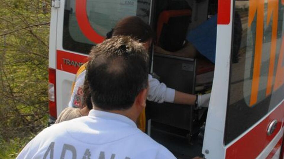 Otomobil su kanalına uçtu