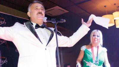 Safiye çaldı, Faik göbek attı