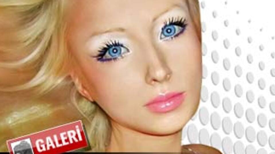 "Barbie" bebekten cesur pozlar