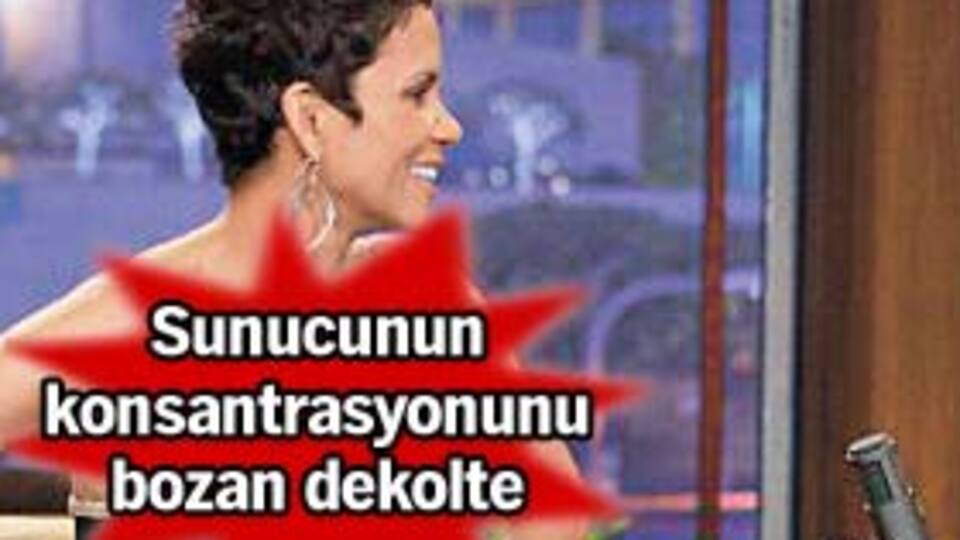 Derin göğüs dekoltesi büyüledi