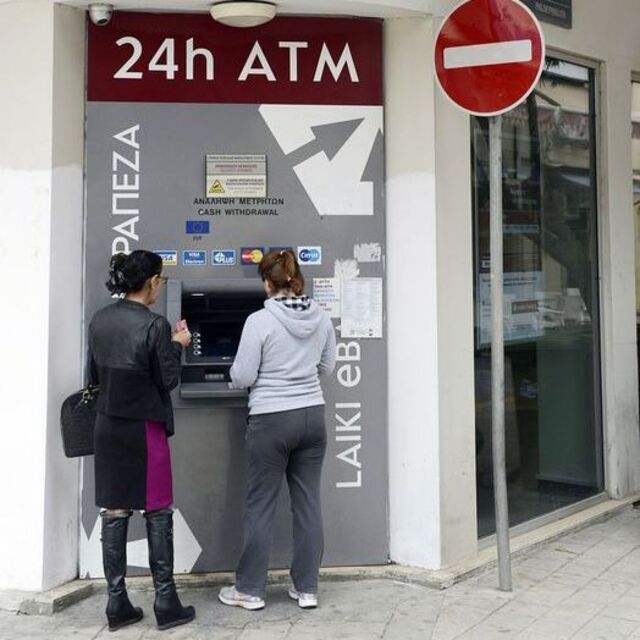 ATM'lerdeki limit 100 avroya düşürüldü