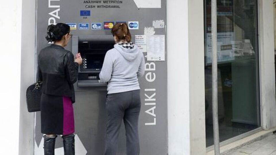 ATM'lerdeki limit 100 avroya düşürüldü