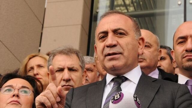 Gürsel Tekin'den suç duyurusu