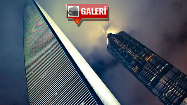 Gökyüzünü deliyor!