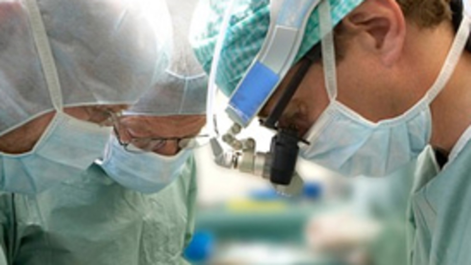 İmplantla duyma kaybına son!