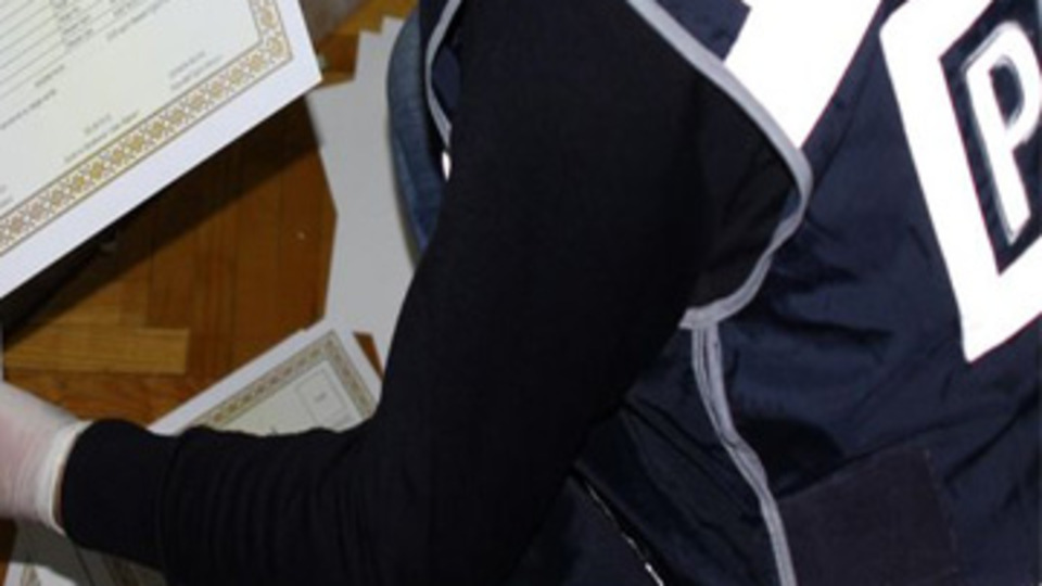 Sahte diplomaları 10 bin liraya satmışlar!