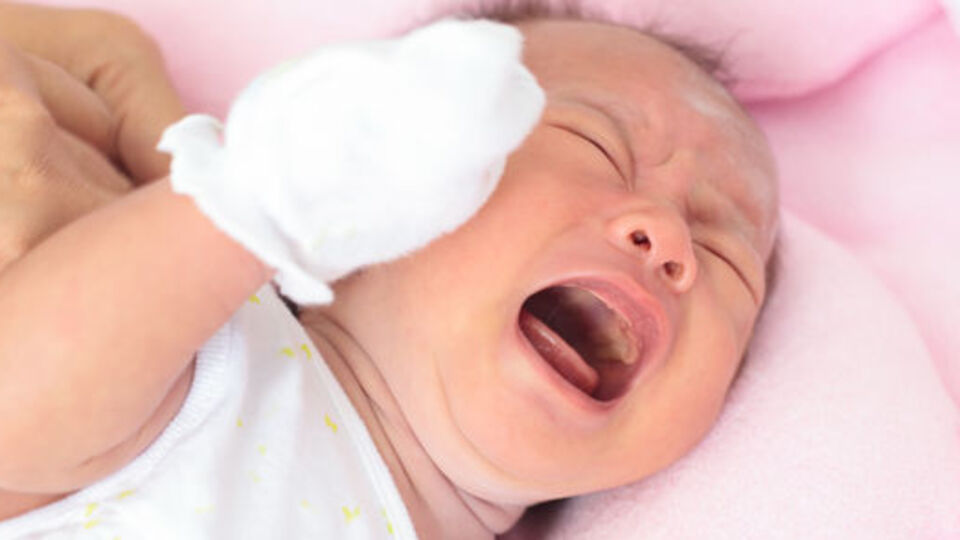 Ağlama nöbetlerinde ne yapılmalı?