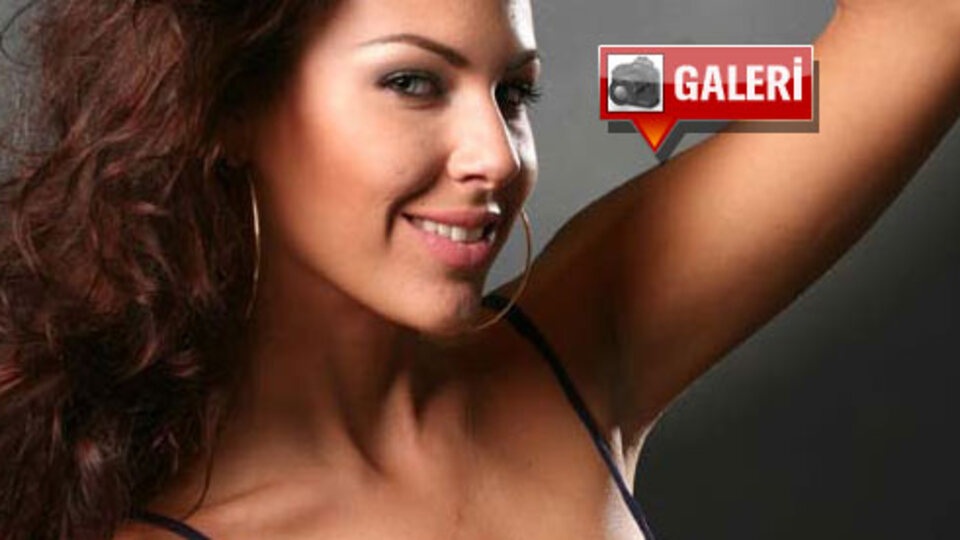Sevgilisi çıplak fotoğraflarını sildirdi