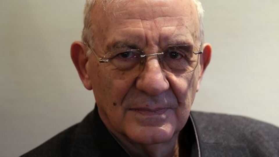 Ünlü eleştirmene saldırı