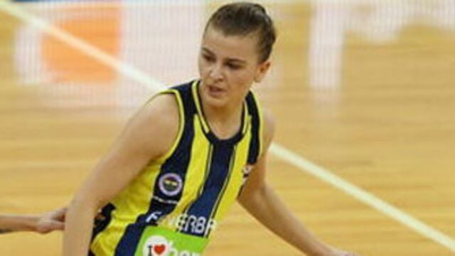 Fenerbahçe 1-0 öne geçti