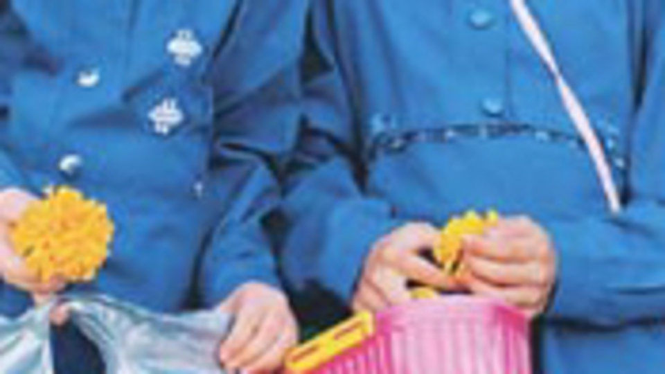 Çocuğunu okula göndermeyen yandı!