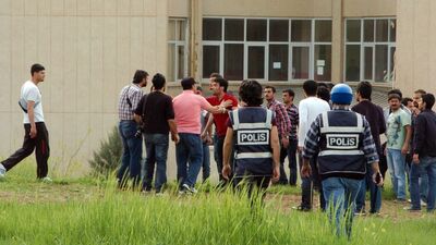 Dicle Üniversitesi'nde gerginlik sürüyor