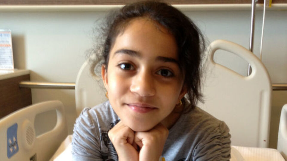 3 böbrekli Mina Türk doktorlara emanet!