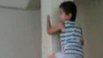 5 yaşında düz duvara tırmanıyor!