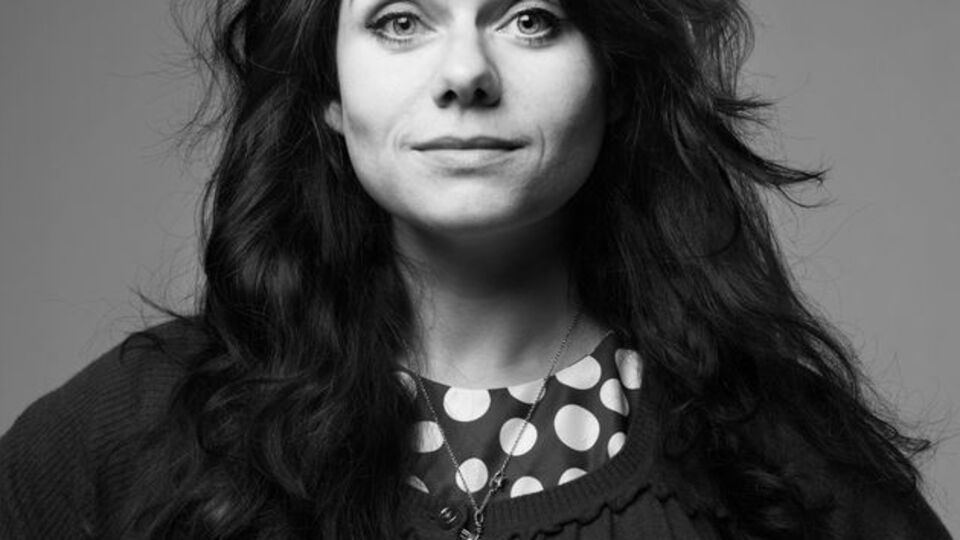 Caitlin Moran: Savaşın ve sevişin!