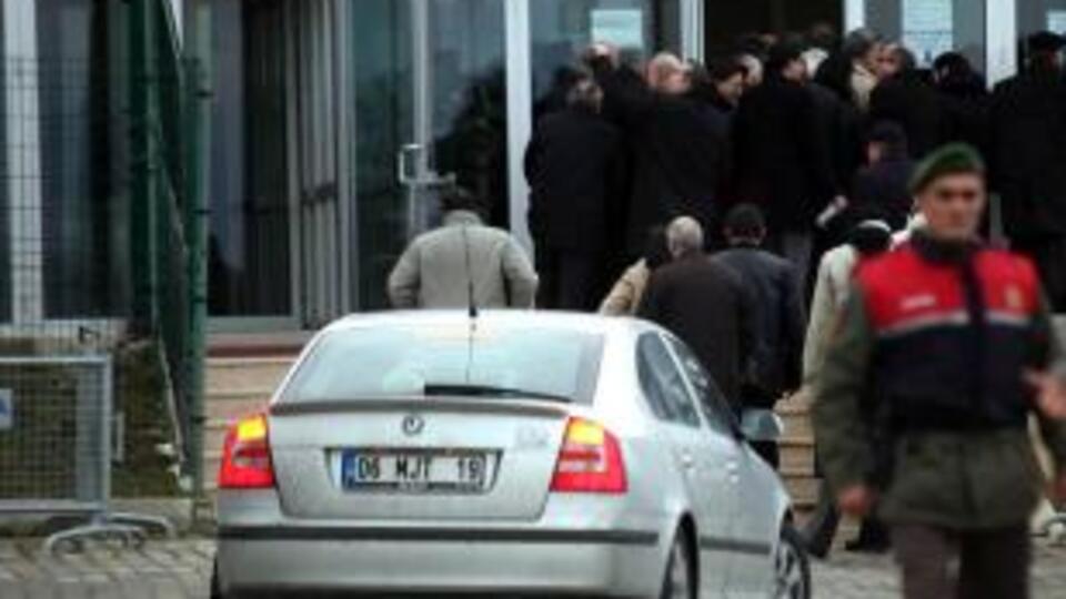 Emekli albaya 20 yıl!