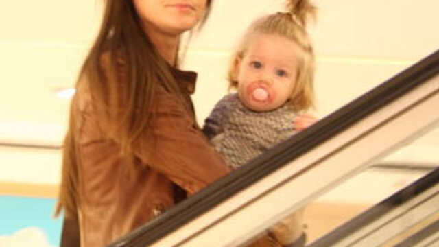 İkinci kez anne oldu