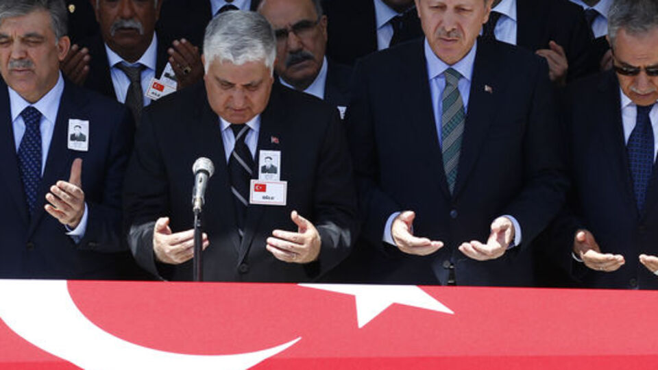Org. Özel'in babası için cenaze töreni