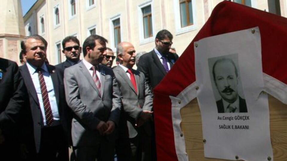 Eski bakan son yolculuğuna uğurlandı