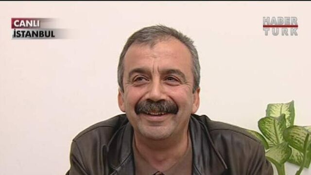 "Bugün halay çekme günü"