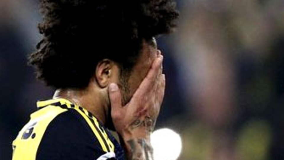 Gözyaşlarını tutamadı