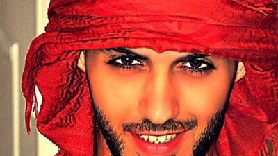 'Fazla yakışıklı' diye sınırdışı ettiler