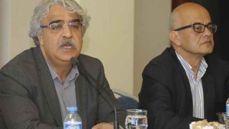 Akil İnsanlar: Destek gittikçe artıyor