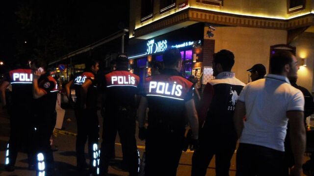 Kovuldukları mekana silahlı saldırı